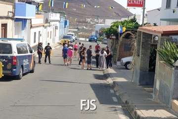 Unas 5.000 personas se remojan en la primera Traída del Agua tras la pandemia/Francisco Javier Santana y TA.